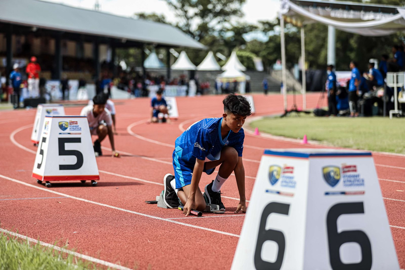 Aba-aba start jongkok dalam lari jarak pendek